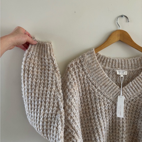 Gentle Fawn Neutral Waffle V-Neck Sweater - Picture 3 of 4